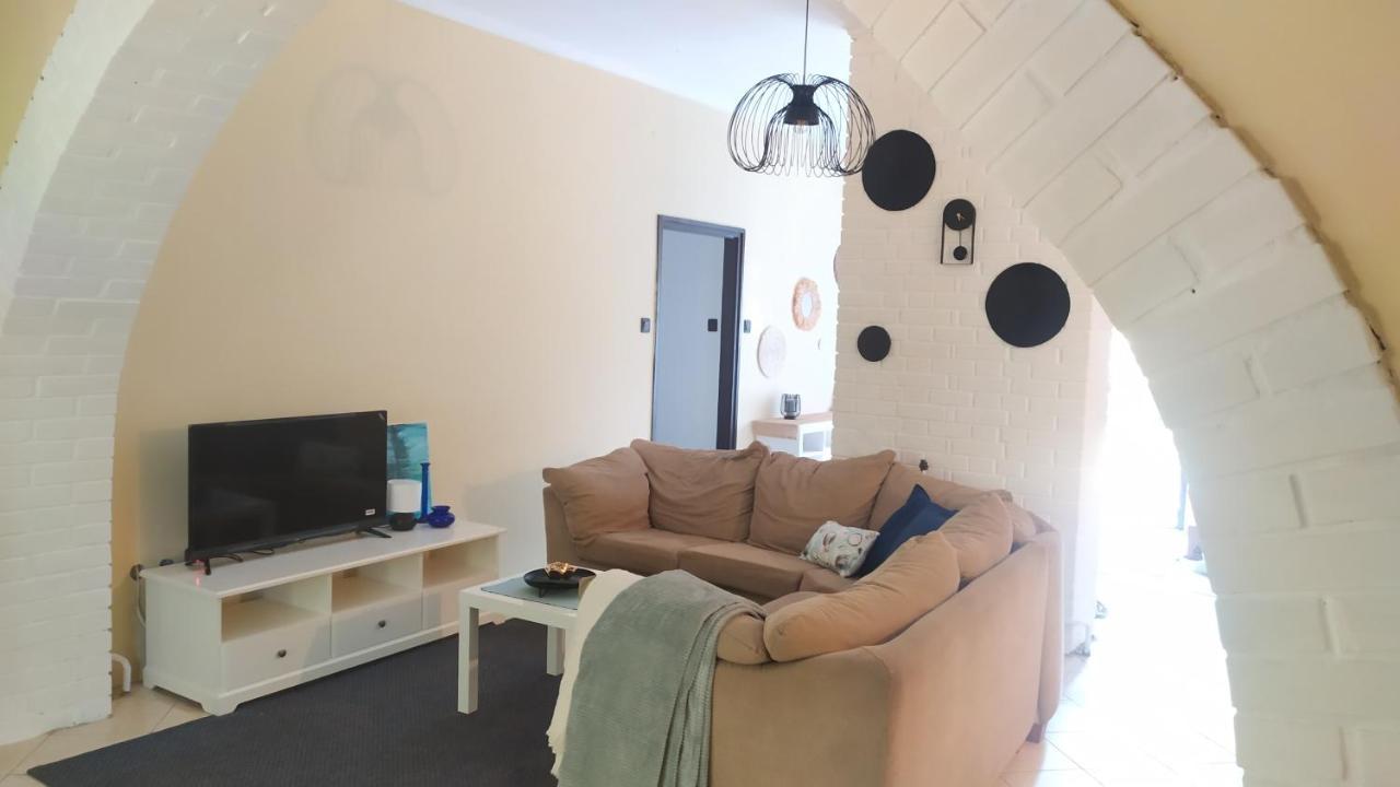 Tuerkiz Apartman - 5 Szobas 13 Fos Apartmanhaz 4Km A Balaton- Balatonszabadi Fürdőtelep 外观 照片