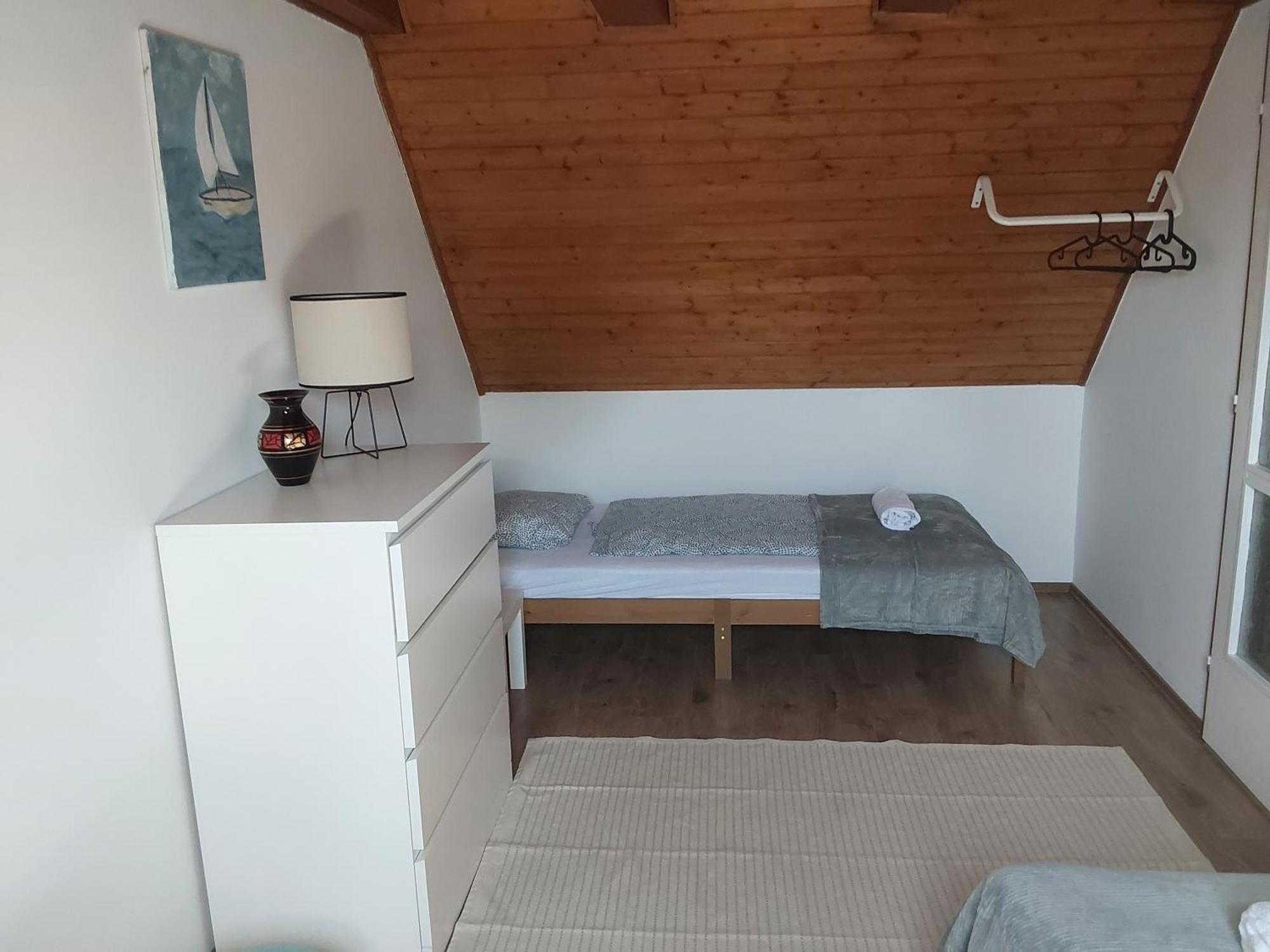 Tuerkiz Apartman - 5 Szobas 13 Fos Apartmanhaz 4Km A Balaton- Balatonszabadi Fürdőtelep 外观 照片