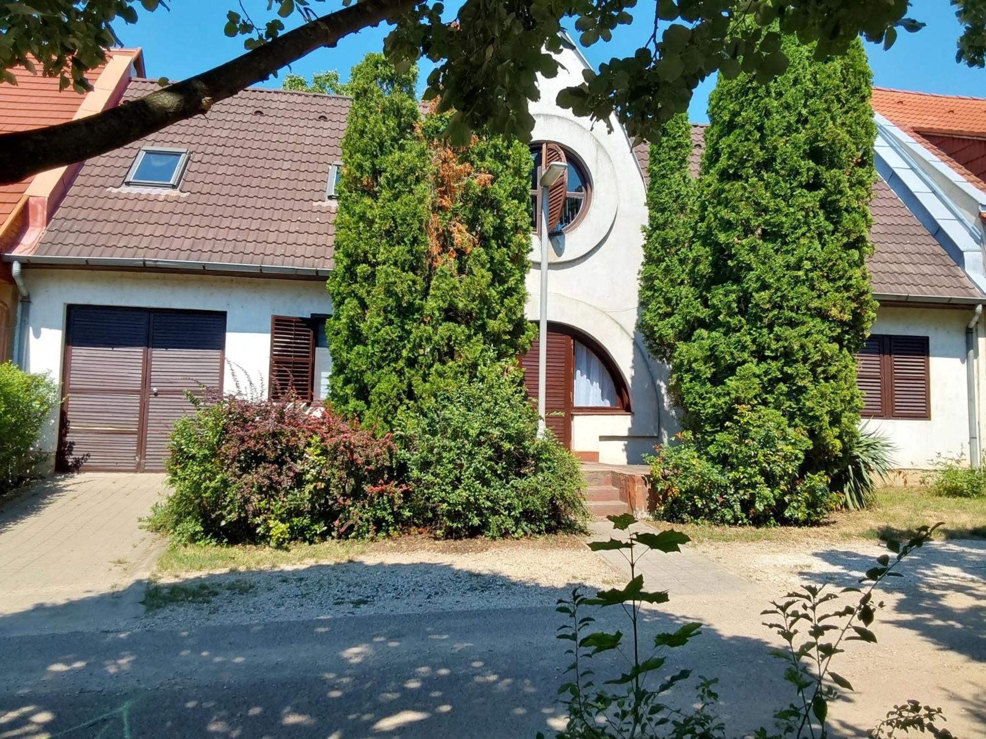 Tuerkiz Apartman - 5 Szobas 13 Fos Apartmanhaz 4Km A Balaton- Balatonszabadi Fürdőtelep 外观 照片